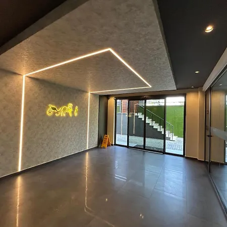 Luxury In The Town דירה אלאניה