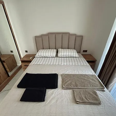 Luxury In The Town אלאניה