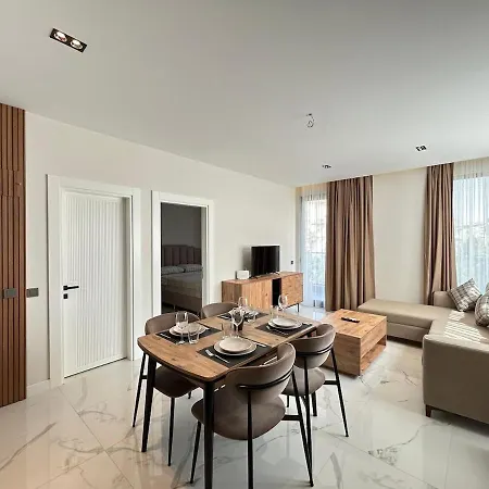 Luxury In The Town * אלאניה