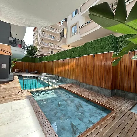 Luxury In The Town דירה *